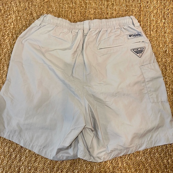 4 pairs of Columbia PFG Omnishade Shorts- all grey all size small - Picture 6 of 13